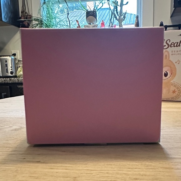 POP MART | THE MONSTERS | Exciting Macaron Vinyl Face Toy - Green Grape - Picture 7 of 13